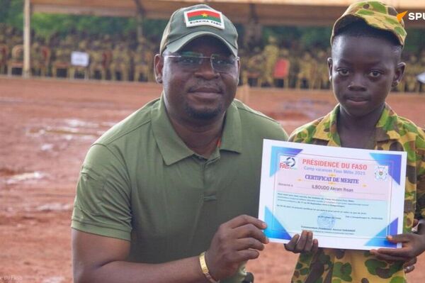 Au Burkina, le Camp de vacances Faso Mêbo prend fin, mais le patriotisme, lui, ne prend jamais fin - Sputnik Afrique