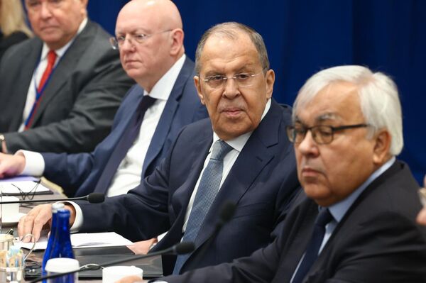 L'Ukraine, la reprise des contacts Russie-USA: Moscou fournit des détails sur la rencontre Lavrov-Rubio à New York - Sputnik Afrique