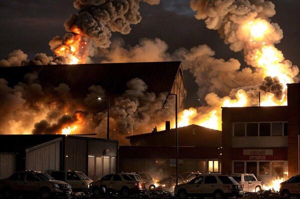 'Massive Explosion' at UK's Swindon Industrial Estate Forces Evacuations, Reports Say 'Massive Explosion' at UK's Swindon Industrial Estate Forces Evacuations, Reports Say - Sputnik Africa