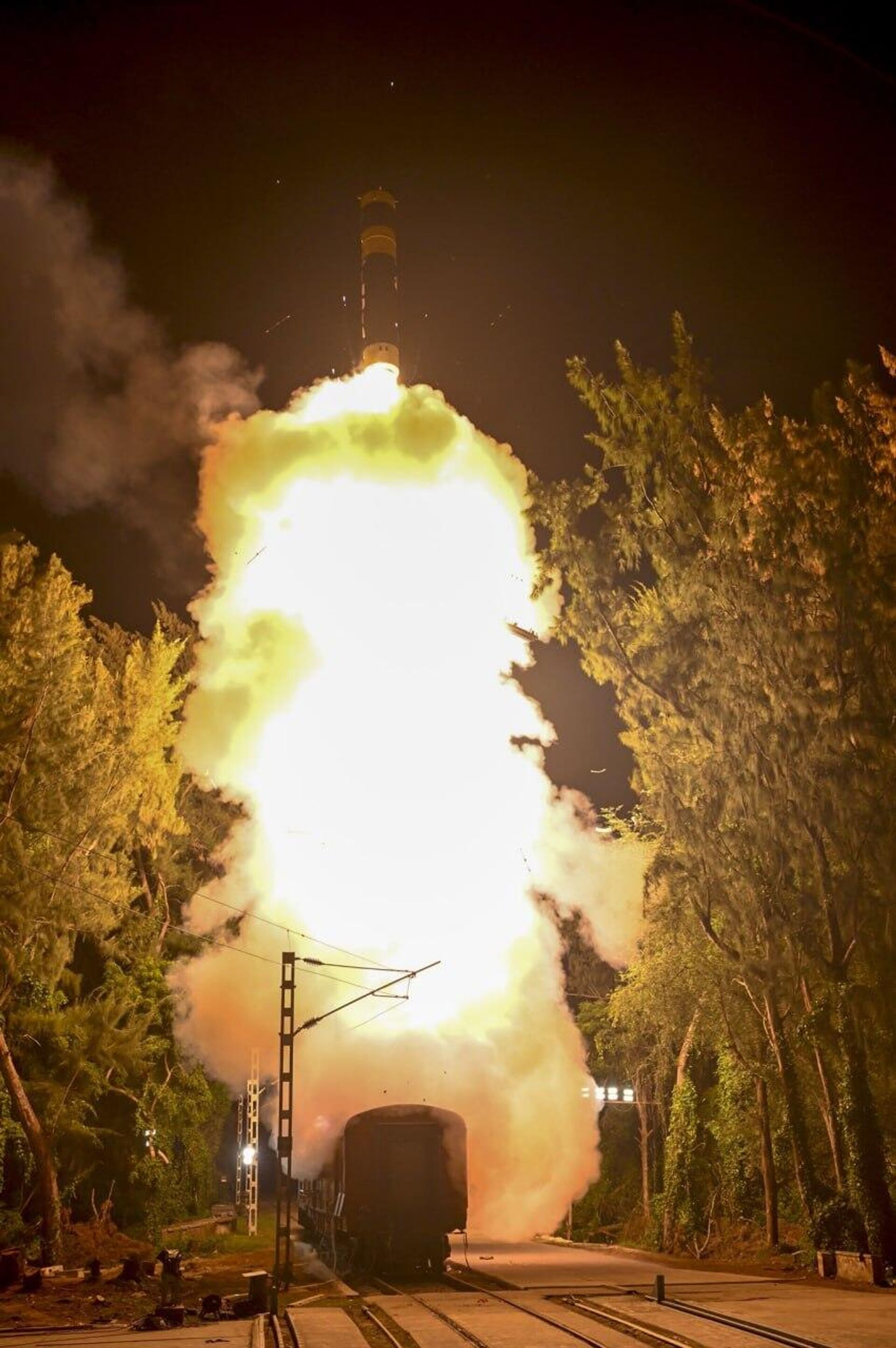 India Successfully Test-Fires 'Agni-Prime' Missile With Advanced Mobile Launch System, Defense Minster Says India Successfully Test-Fires 'Agni-Prime' Missile With Advanced Mobile Launch System, Defense Minster Says - Sputnik Africa, 1920, 25.09.2025
