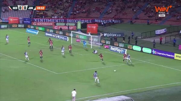 Le but le plus culotté de l'année refusé par l'arbitre - Sputnik Afrique