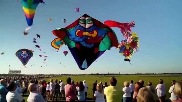 🪁 Des cerfs-volants atteignant 50 mètres de haut ont pris leur envol à Berlin - Sputnik Afrique