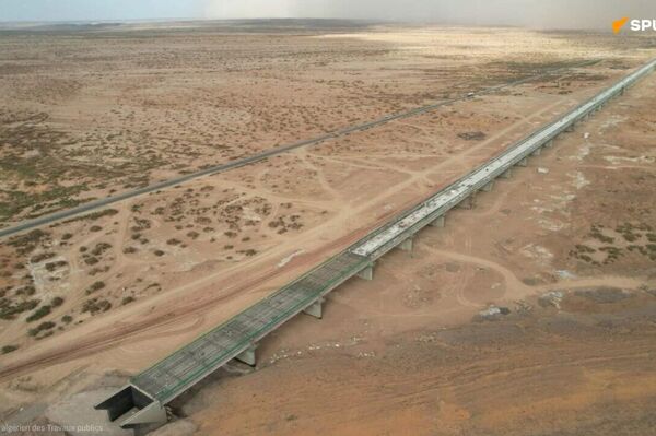 Algérie: une ligne ferroviaire stratégique sera achevée avant fin 2025 Algérie: une ligne ferroviaire stratégique sera achevée avant fin 2025 - Sputnik Afrique