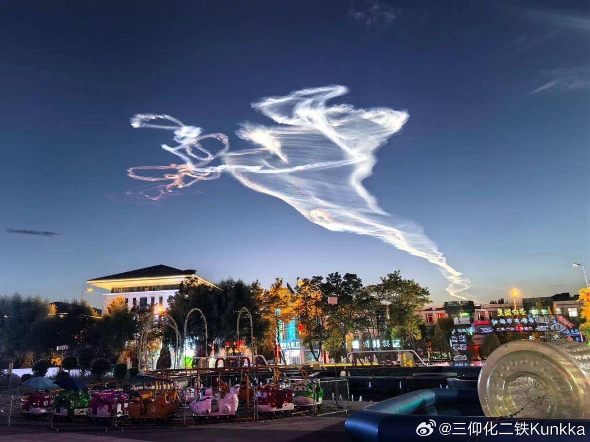 #viral | Mysterious Clouds and Flashes Illuminate Chinese Skies - Sputnik Africa, 1920, 30.09.2025