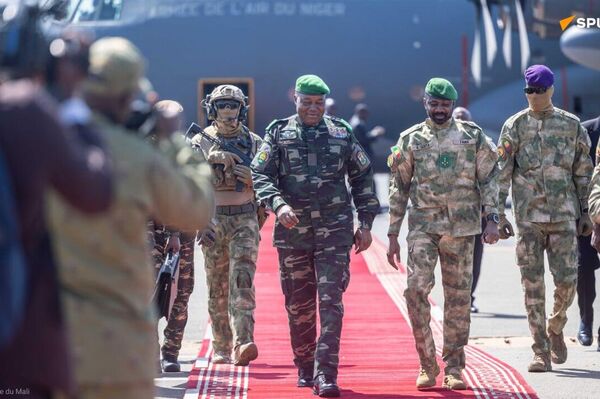 Le Président nigérien en visite d'amitié et de travail au Mali - Sputnik Afrique