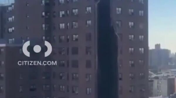 Une explosion de gaz a provoqué l'effondrement partiel d'un immeuble de 20 étages dans le Bronx - Sputnik Afrique