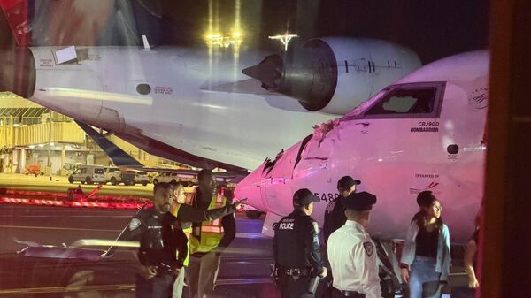 Deux avions entrent en collision à New York - Sputnik Afrique