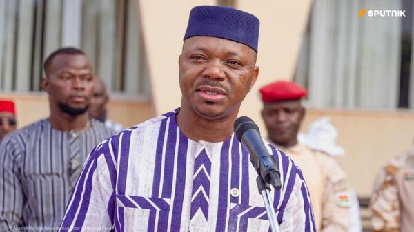 Ibrahim Traoré: Celui qui rackette le peuple ou détourne les maigres ressources de l’État n’est pas un révolutionnaire: il est l’ennemi de la Patrie - Sputnik Afrique