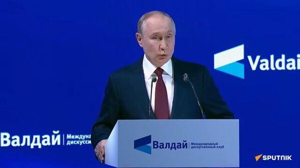 Le monde multipolaire est désormais une réalité, dit Poutine: L'Afrique, qui a souvent été le dindon de la farce, ne peut que s'en réjouir, réagit un expert camerounais - Sputnik Afrique