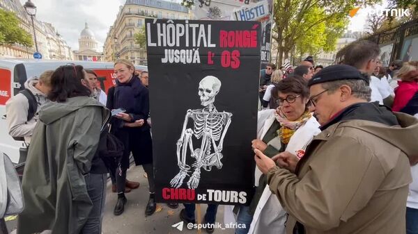 'Hospital Stripped to the Bone': Peaceful March by Healthcare Workers Takes Place in Paris - Sputnik Africa