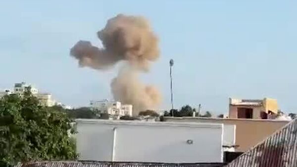 Au moins deux explosions et des coups de feu dans une prison à Mogadiscio, il y aurait des morts - Sputnik Afrique