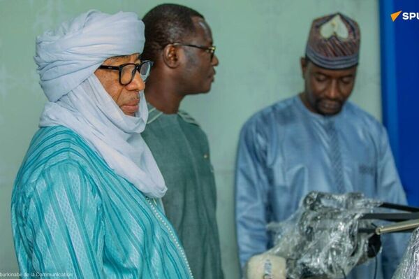 Radio de l’AES: Tout est fin prêt pour son démarrage, selon le ministre malien de la Communication Radio de l’AES: Tout est fin prêt pour son démarrage, selon le ministre malien de la Communication - Sputnik Afrique