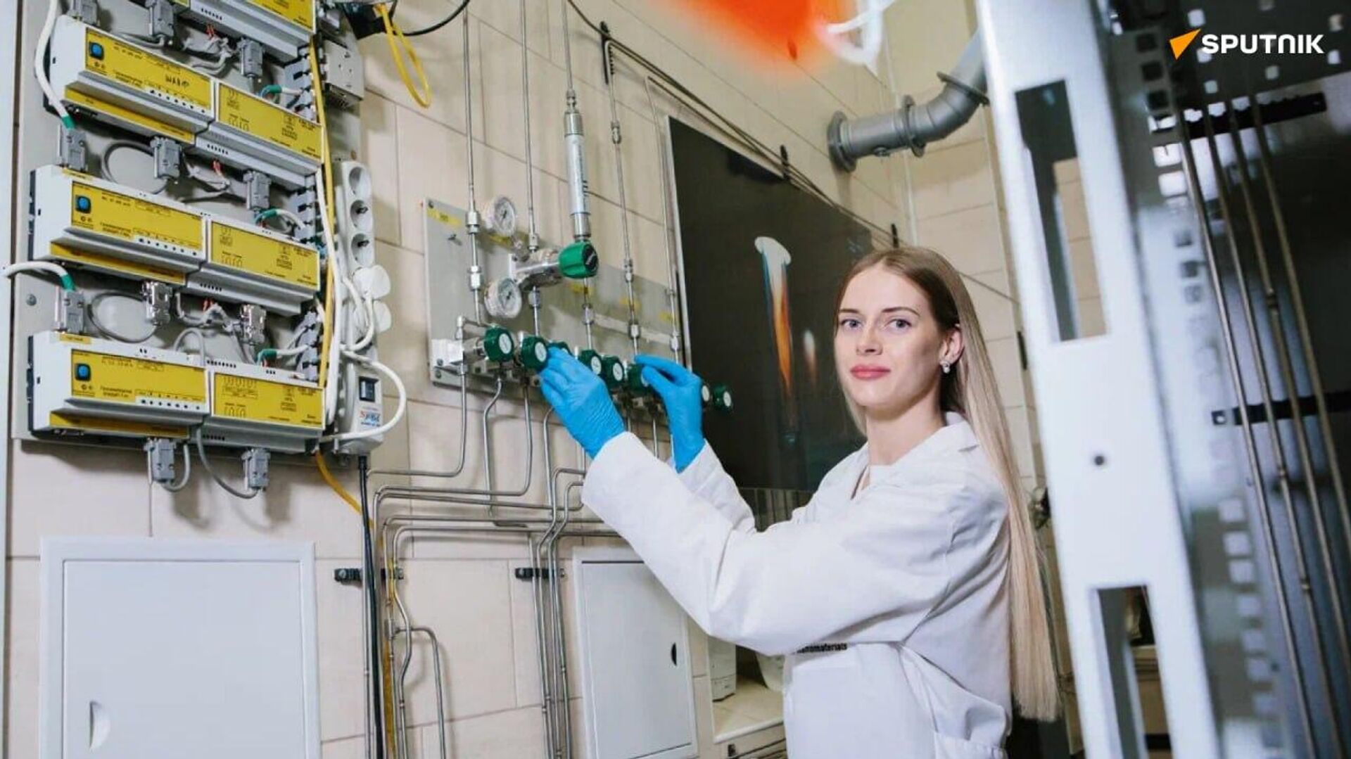 Pansements innovants, revêtements antibactériens, purificateurs d'eau: cette jeune scientifique russe apprivoise les nanoparticules à de bonnes fins Pansements innovants, revêtements antibactériens, purificateurs d'eau: cette jeune scientifique russe apprivoise les nanoparticules à de bonnes fins - Sputnik Afrique, 1920, 04.10.2025