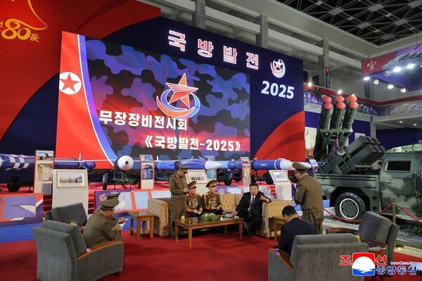 North Korea’s Leader Kim Jong-un Inspects Next-Gen AI-Enhanced Weapons at Defense Development Exhibition North Korea’s Leader Kim Jong-un Inspects Next-Gen AI-Enhanced Weapons at Defense Development Exhibition - Sputnik Africa