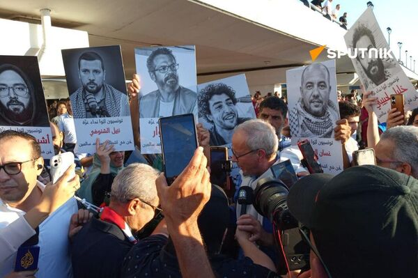 Freed Tunisian Activists From the Global Sumud Flotilla Return Home on Sunday Freed Tunisian Activists From the Global Sumud Flotilla Return Home on Sunday - Sputnik Africa