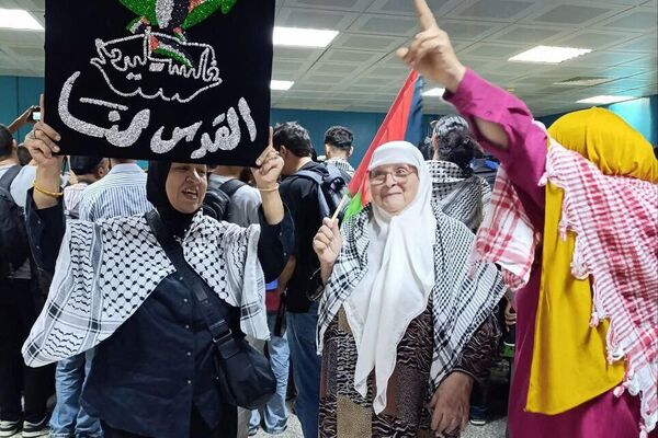 Freed Tunisian Activists From the Global Sumud Flotilla Return Home on Sunday Freed Tunisian Activists From the Global Sumud Flotilla Return Home on Sunday - Sputnik Africa