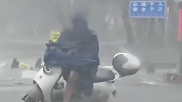 #viral | Typhoon Matmo Slams China's Zhanjiang With 200 km/h Winds - Sputnik Africa