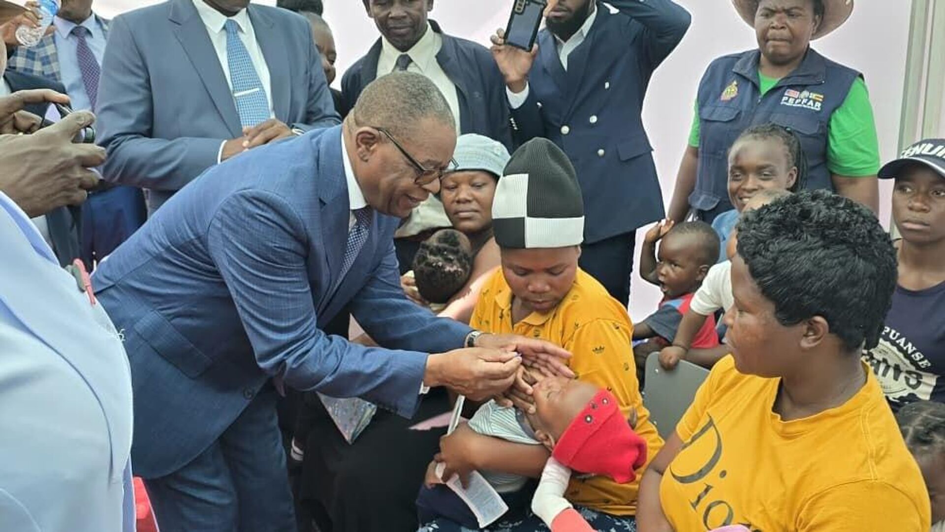 Zimbabwe Pledges $1 Zimbabwe Pledges $1 - Sputnik Africa, 1920, 07.10.2025