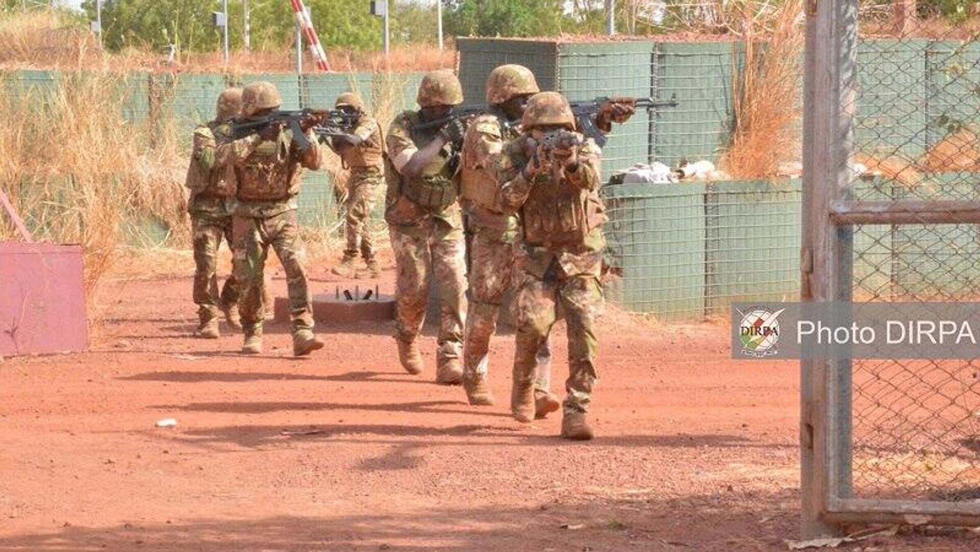 Les Forces armées maliennes détruisent des refuges terroristes dans la région de Sikasso Les Forces armées maliennes détruisent des refuges terroristes dans la région de Sikasso - Sputnik Afrique, 1920, 07.10.2025