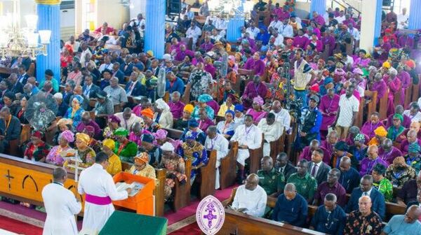 L’Église anglicane du Nigeria se distancie de l’Église d’Angleterre après sa prise de position sur le mariage homosexuel - Sputnik Afrique