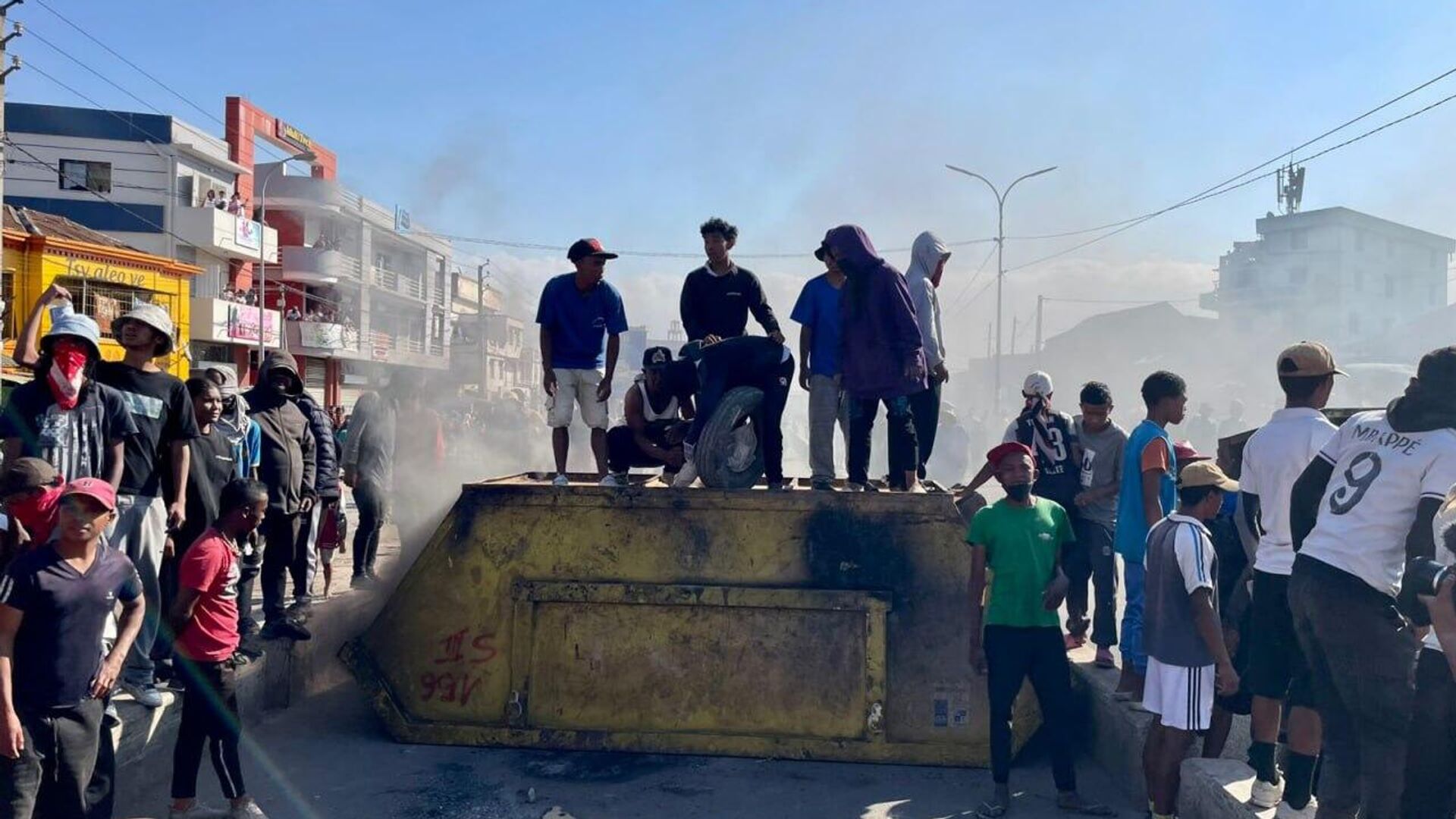 Demonstrations Resume in Madagascar After Expiration of Ultimatum Demanding Rajoelina’s Resignation Demonstrations Resume in Madagascar After Expiration of Ultimatum Demanding Rajoelina’s Resignation - Sputnik Africa, 1920, 09.10.2025