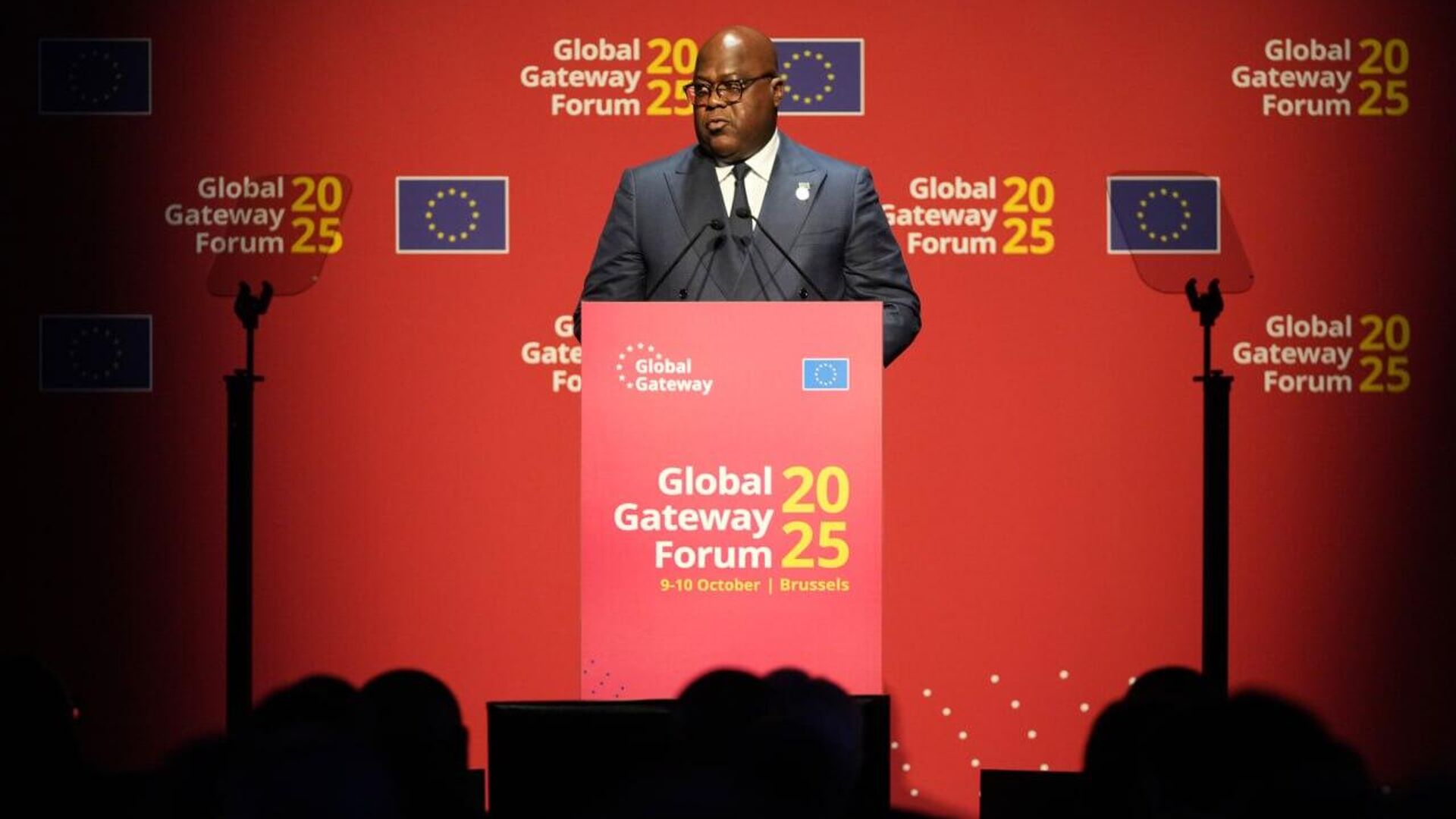 Eastern DRC: Tshisekedi Extends a Hand to Rwanda for Peace, Kagame Responds With Evasive Metaphor Eastern DRC: Tshisekedi Extends a Hand to Rwanda for Peace, Kagame Responds With Evasive Metaphor - Sputnik Africa, 1920, 10.10.2025