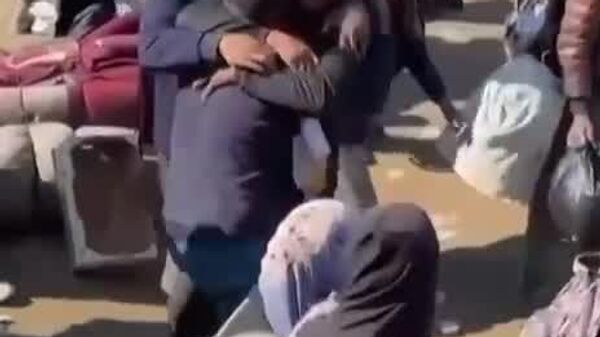 #viral | Touching Moments: Families Reunite in Gaza After Two Years of Conflict and Separation - Sputnik Africa