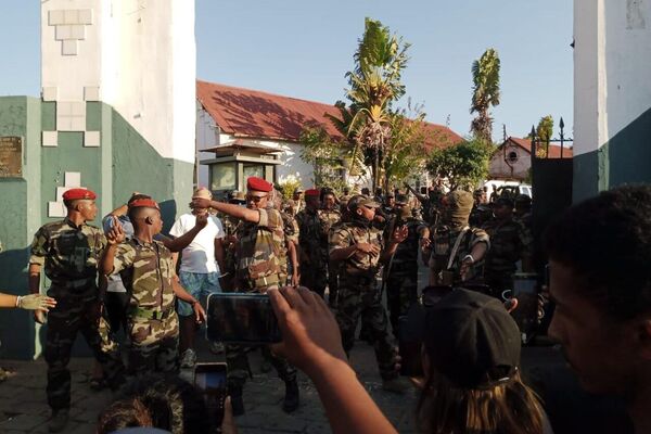 À Madagascar, un contingent militaire appelle à refuser les ordres de tirer sur les manifestants - Sputnik Afrique