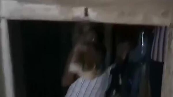 #viral | Indian Villager Becomes Hero—Carries 2 - Sputnik Africa