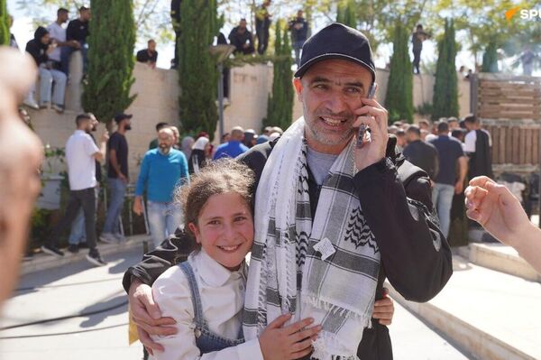 D'autres images de l'accueil joyeux des prisonniers palestiniens à Khan Younis - Sputnik Afrique