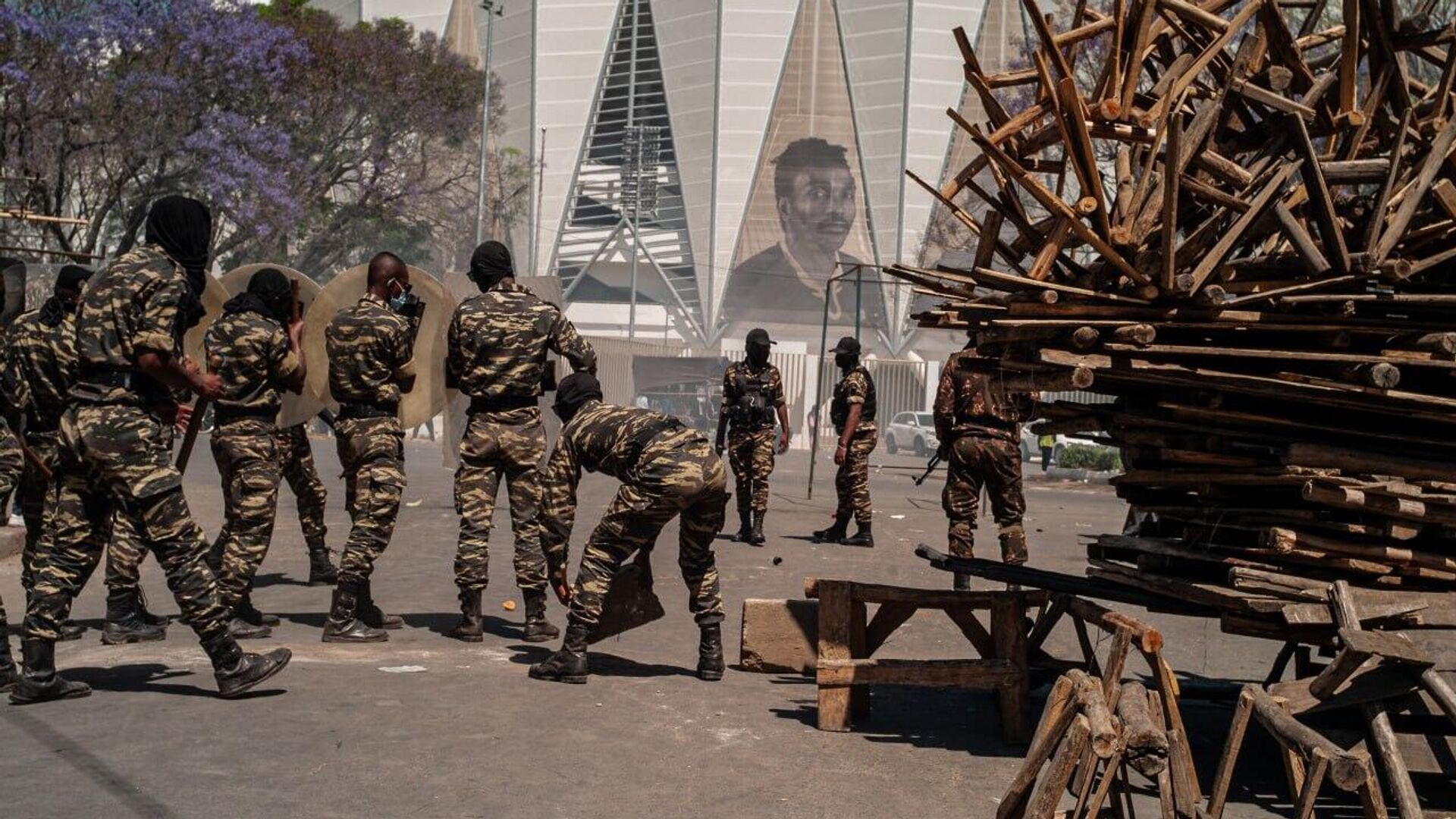 The military in Madagascar announces it's taking power following the president's impeachment The military in Madagascar announces it's taking power following the president's impeachment - Sputnik Africa, 1920, 14.10.2025