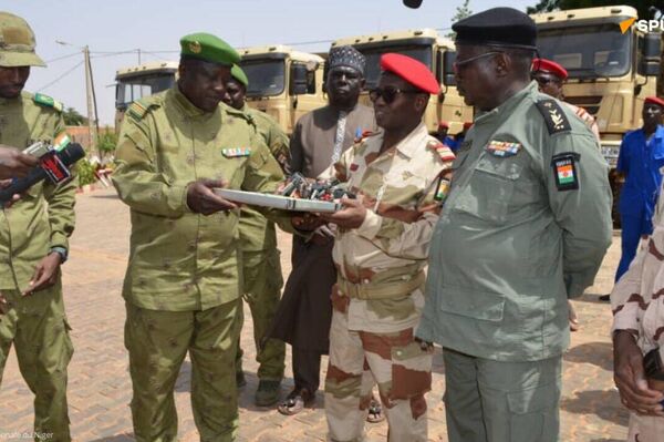 Nouvelle flotte de véhicules pour renforcer la Garde nationale du Niger Nouvelle flotte de véhicules pour renforcer la Garde nationale du Niger - Sputnik Afrique