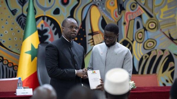 Massacre de Thiaroye: le Livre Blanc sur la tragédie remis au Président sénégalais - Sputnik Afrique