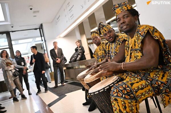 La coproduction Afrique-Russie est une occasion extraordinaire, selon une cinéaste La coproduction Afrique-Russie est une occasion extraordinaire, selon une cinéaste - Sputnik Afrique