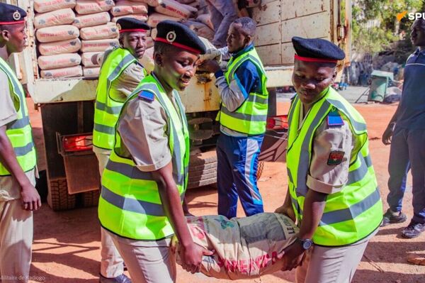 Projet urbaniste Faso Mêbo: des élèves de l'école secondaire PMK font un don de 10 tonnes de ciment - Sputnik Afrique