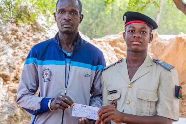 Projet urbaniste Faso Mêbo: des élèves de l'école secondaire PMK font un don de 10 tonnes de ciment - Sputnik Afrique