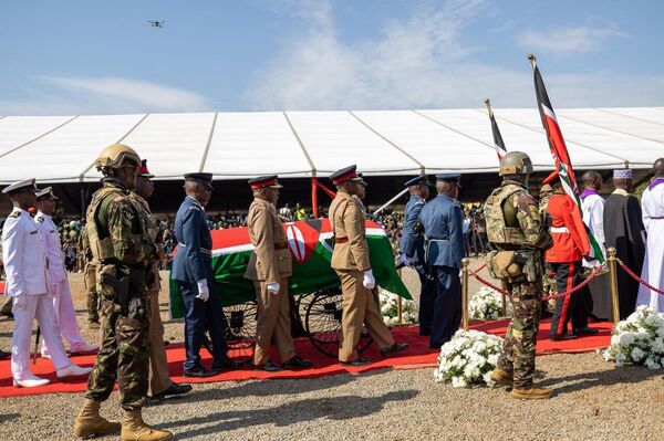 L'ex-Premier ministre Odinga inhumé après 4 jours de funérailles marquées par des bousculades meurtrières - Sputnik Afrique