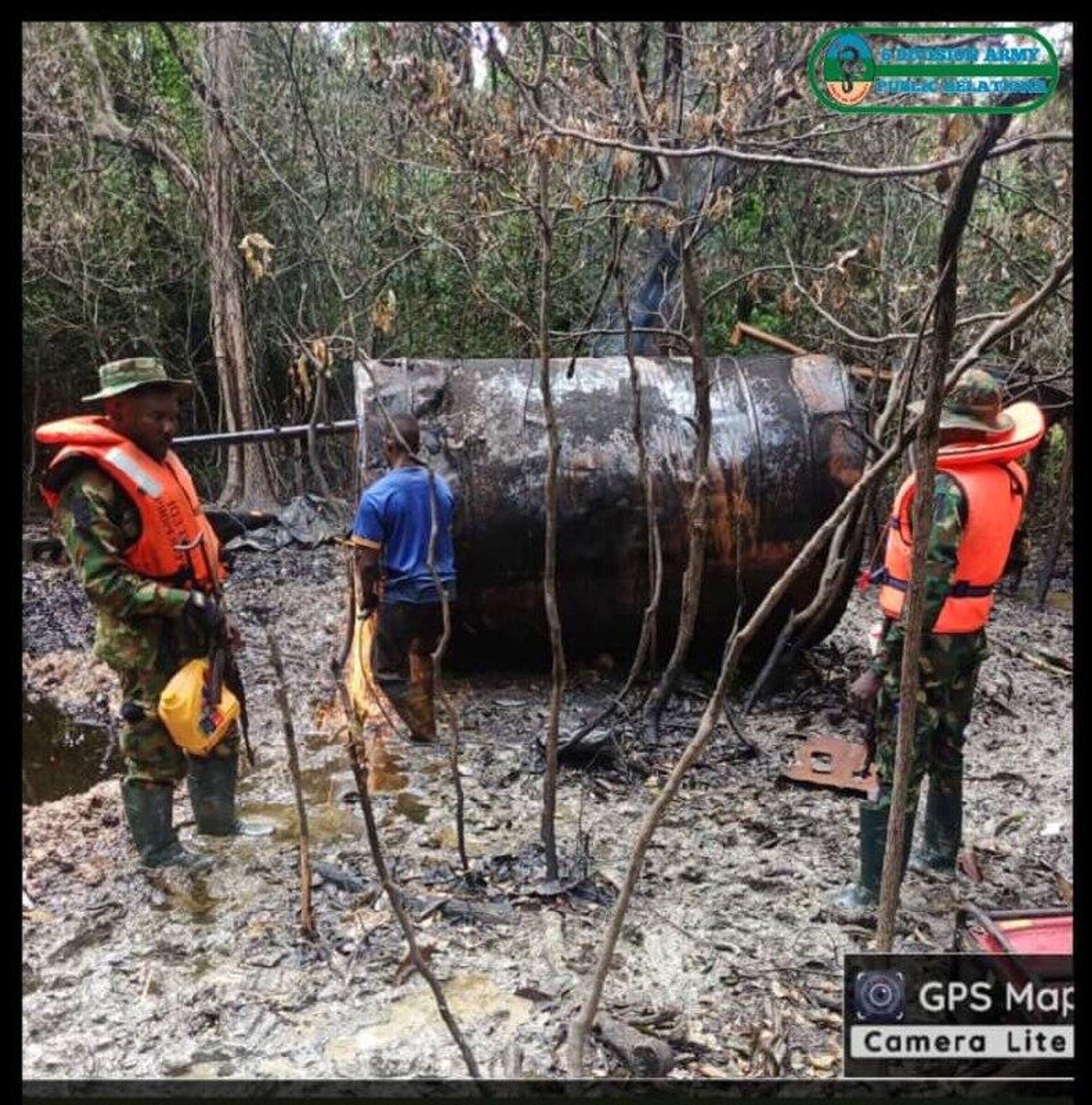 Nigerian Army Nabs 28 in Oil Theft Crackdown, Shuts Down Four Illegal Refining Sites Nigerian Army Nabs 28 in Oil Theft Crackdown, Shuts Down Four Illegal Refining Sites - Sputnik Africa, 1920, 20.10.2025