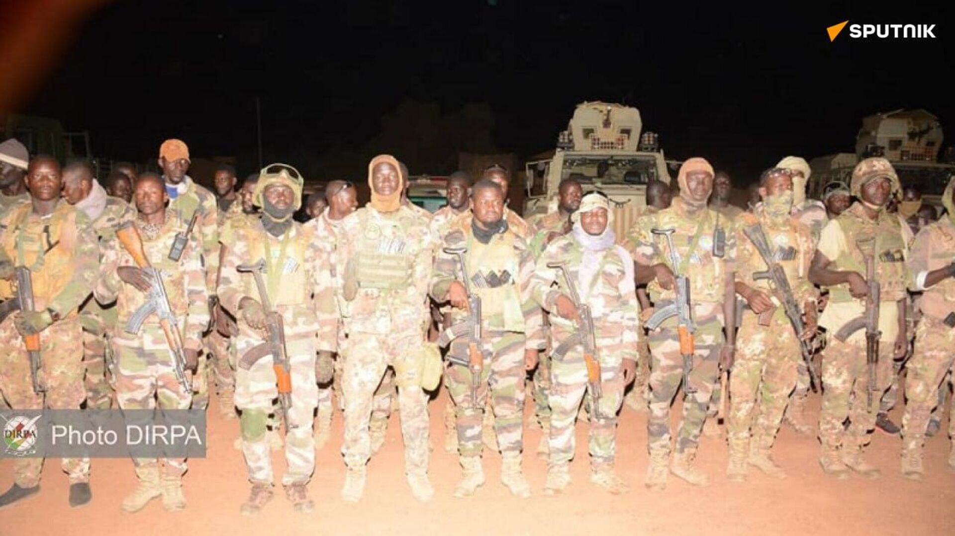 Un camp et des bases terroristes détruits, 50 assaillants repoussés: les FAMa frappent fort pendant 2 jours d'affilée Un camp et des bases terroristes détruits, 50 assaillants repoussés: les FAMa frappent fort pendant 2 jours d'affilée - Sputnik Afrique, 1920, 21.10.2025