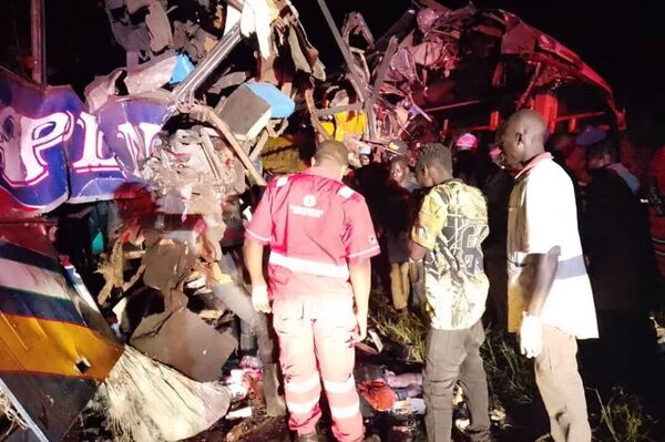 Major Road Accident Kills 63 People in Uganda Major Road Accident Kills 63 People in Uganda - Sputnik Africa