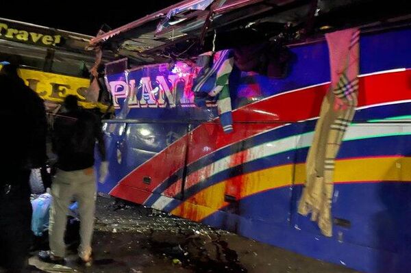 Major Road Accident Kills 63 People in Uganda Major Road Accident Kills 63 People in Uganda - Sputnik Africa