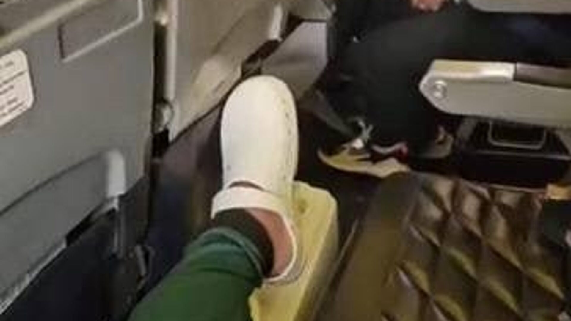 Last Hope on a One-Way Ticket: Algerian Firefighter’s Quest for Treatment in Russia Last Hope on a One-Way Ticket: Algerian Firefighter’s Quest for Treatment in Russia - Sputnik Africa, 1920, 24.10.2025