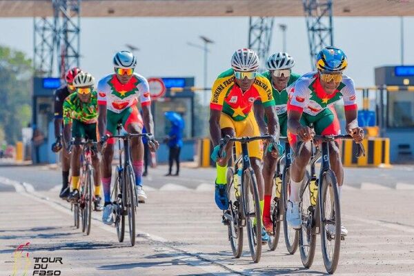 Tour du Faso 2025: victoire du Maroc sur la 1ʳᵉ étape - Sputnik Afrique