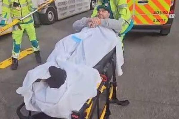 Dernier espoir, un aller simple: la quête d’un pompier algérien pour se faire soigner en Russie - Sputnik Afrique