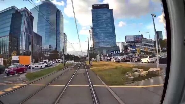 Feu rouge ignoré: le tram 1, le vélo 0 - Sputnik Afrique