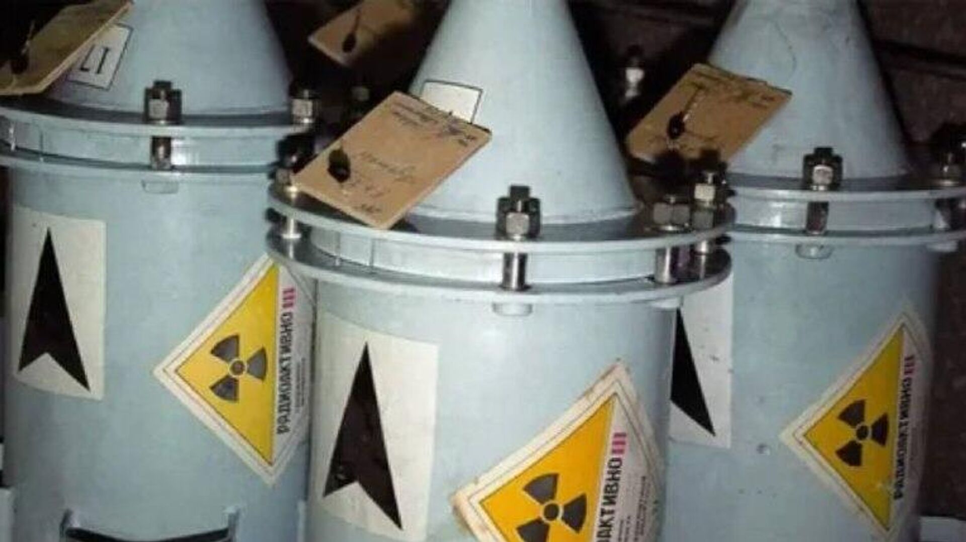 Poutine signe une loi dénonçant l'accord avec les États-Unis concernant la gestion du plutonium Poutine signe une loi dénonçant l'accord avec les États-Unis concernant la gestion du plutonium - Sputnik Afrique, 1920, 27.10.2025