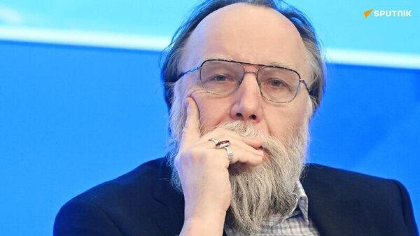 Tester le Bourevestnik est un moyen de surprendre l'Occident, mais Moscou doit aller de l'avant, selon un philosophe russe - Sputnik Afrique