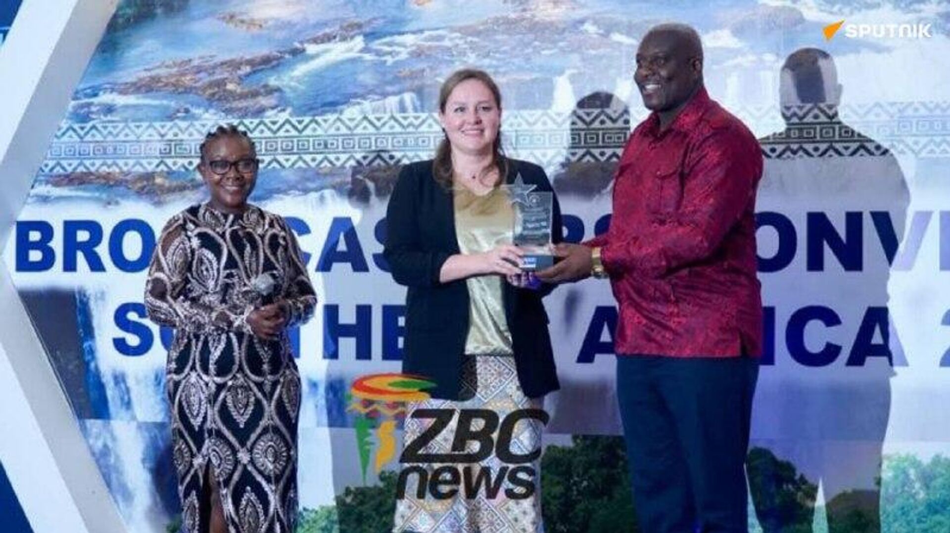 Sputnik Afrique remporte un prix dans un prestigieux concours de médias d'Afrique australe Sputnik Afrique remporte un prix dans un prestigieux concours de médias d'Afrique australe - Sputnik Afrique, 1920, 30.10.2025