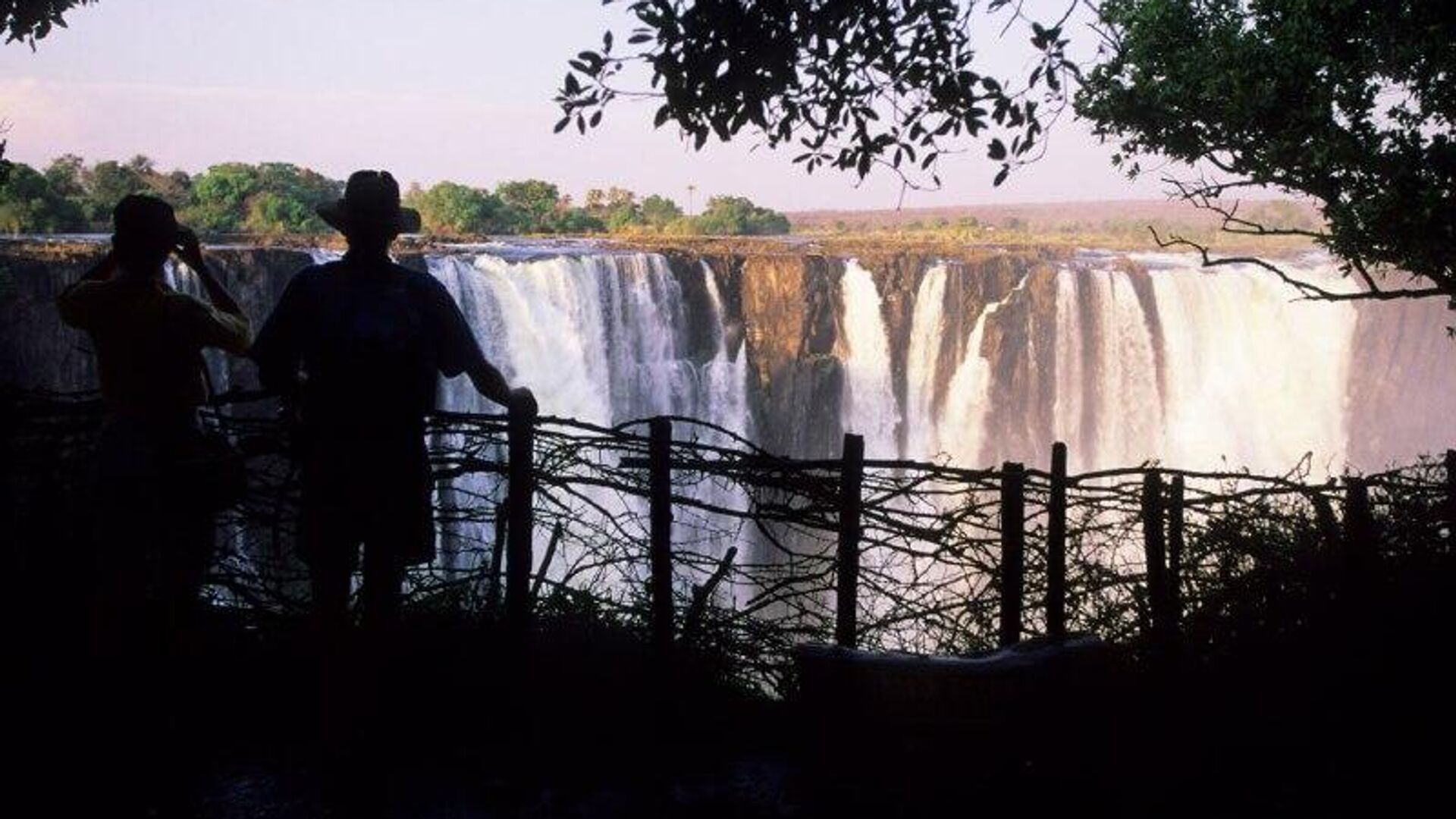 Zimbabwe Sees Significant Rise in Tourist Arrivals in Q2 2025: Zimstats Zimbabwe Sees Significant Rise in Tourist Arrivals in Q2 2025: Zimstats - Sputnik Africa, 1920, 30.10.2025