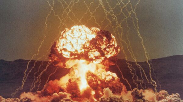 Essai d'explosion nucléaire dans le désert du Nevada (Photo © CORBIS/Corbis via Getty Images) - Sputnik Afrique